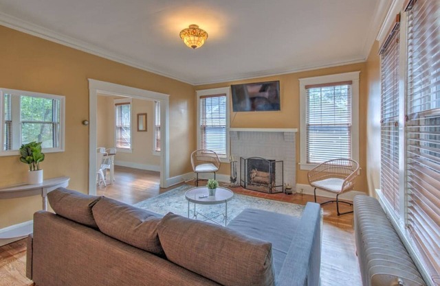 Charming UCottage 4 Br/2 Bath near Cooper-Young