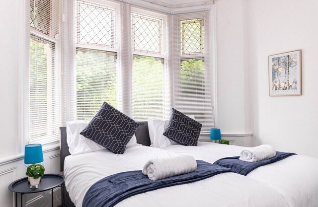 Charming Victorian Flat with Modern Comforts