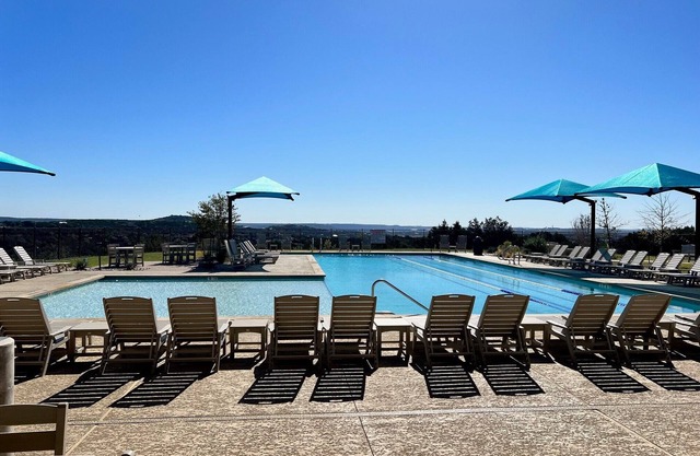 Charming Villa on Lake Travis in Hill Country at Hollows Resort, Pools, Trails, Marina