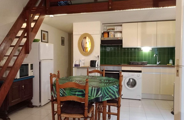 Charming Villa with Terrace, Mezzanine, 6 Sleeps, 500m from Beach - Port Leucate