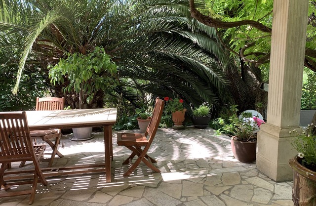 Charming villa with south-facing pool