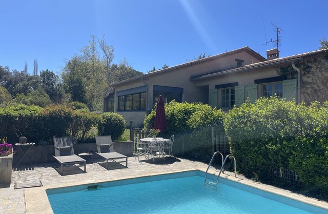 CHARMING VILLA WITH POOL 10 MINUTES FROM THE SEA