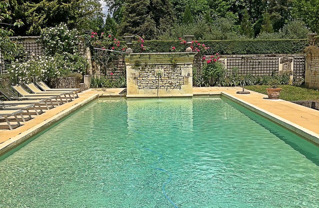Charming XVIIIth century mansion with swimming-pool, pool, big parc. Weddings