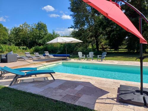 Chateau in sw France - Comfortable 6 Bedroom House