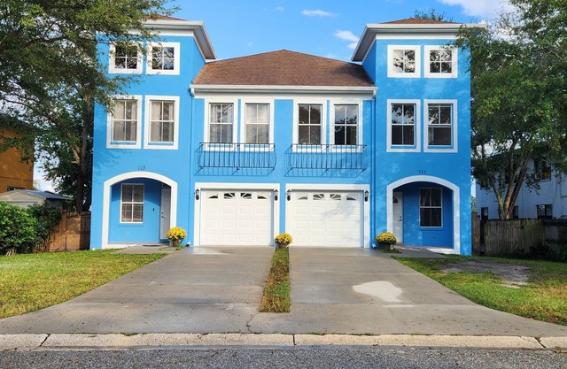 Cheerful 4 bedroom house near Clearwater Beach! Pet Friendly.