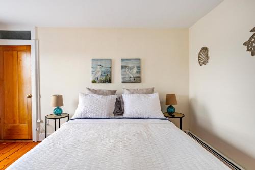 Cheerful Historic 3 BR Townhouse Downtown Mystic