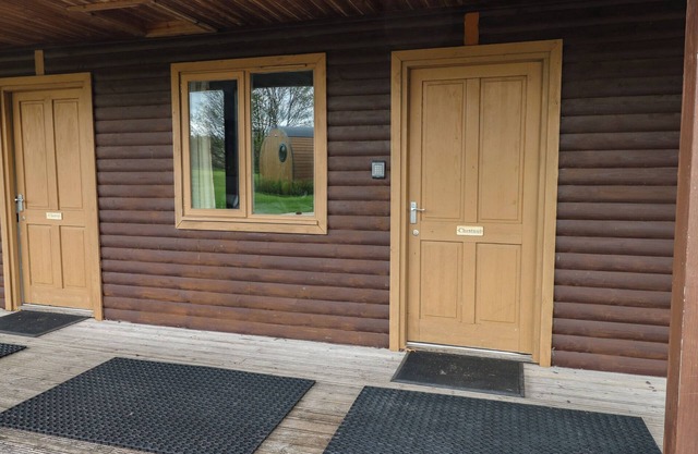 CHESTNUT, romantic, country holiday cottage in Cowbridge