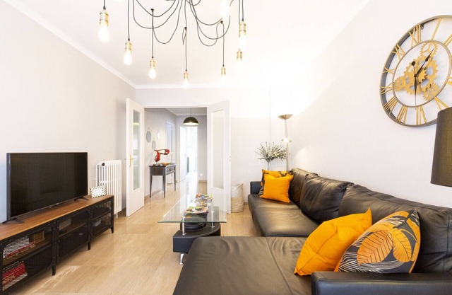 Chez Philippe : bright design flat, center of Antibes
