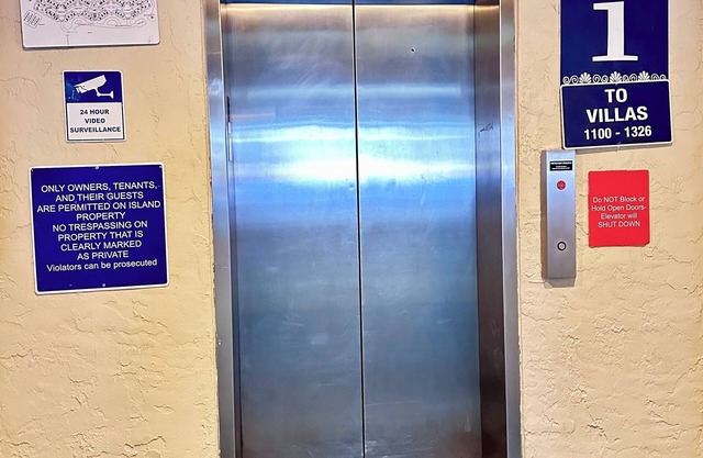 Chic 1-bedroom apartment with AC, fitness room in charming Lago Vista