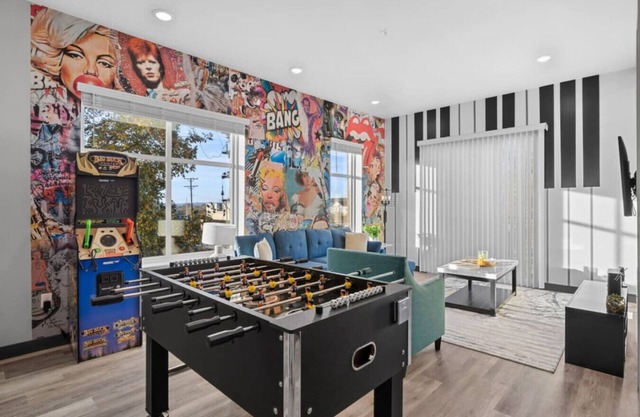 Chic 1BR Near Honky Tonks - Free Wifi Included!