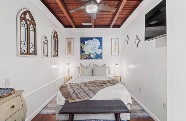 Chic & Bright Hawthorne Suite-Near LAX/SoFi/SpaceX