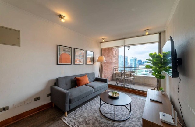 Chic & Cozy 2BR Retreat Your Perfect Getaway Oasis