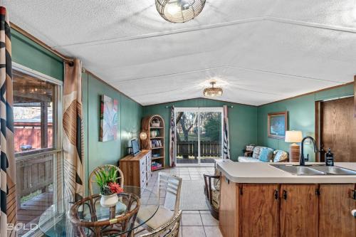 Chic Cypress View Cabin With Canoes Caddo Shores