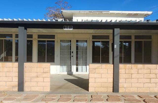 Chic studio in cool Yucca Valley with WiFi, AC on entire Unit B