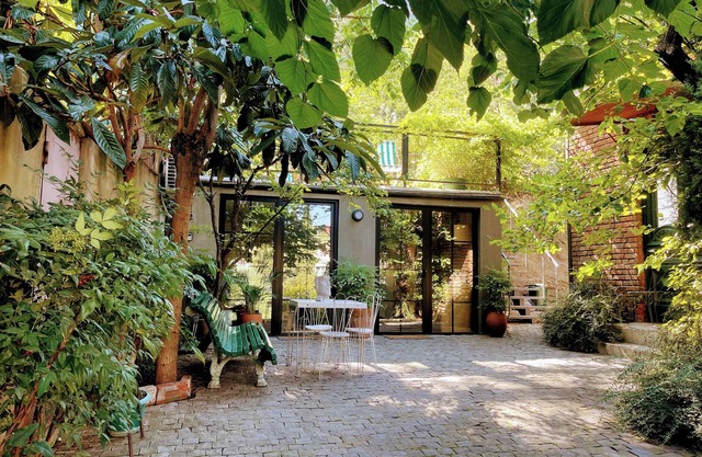 Chic Studio in Old Tbilisi Steps from Funicular & Sights