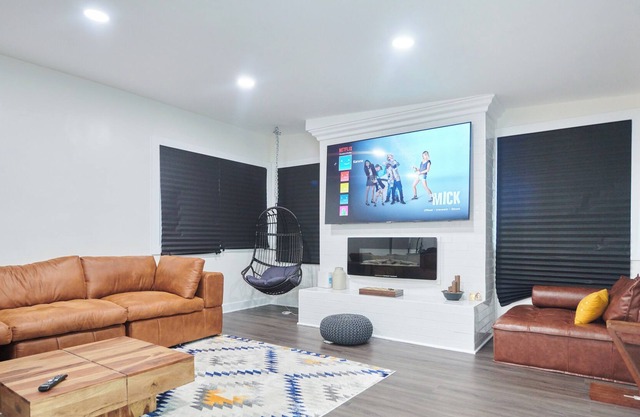 Chic Urban Retreat: Modern Oasis in Inglewood!