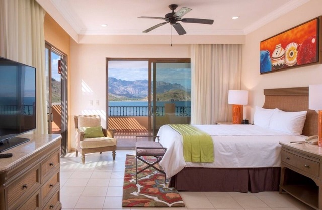 Christmas at Villa del Palmar in Elite 2-bedroom penthouse ocean front suite