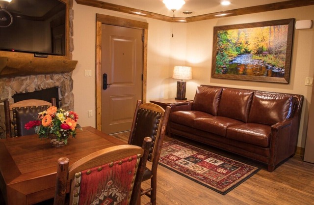 CHRISTMAS IN THE SMOKEY MOUNTAINS One Bedroom Villa