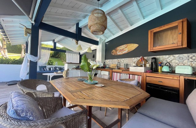 Ciboure.cosy house with swimming pool near the beach