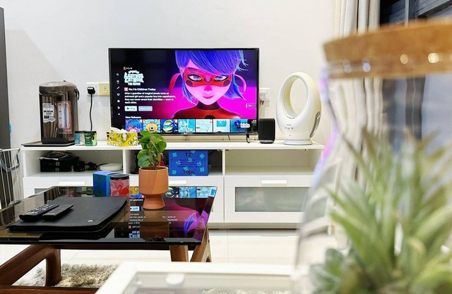 City Area High Rise Studio Apartment 4K Netflix!