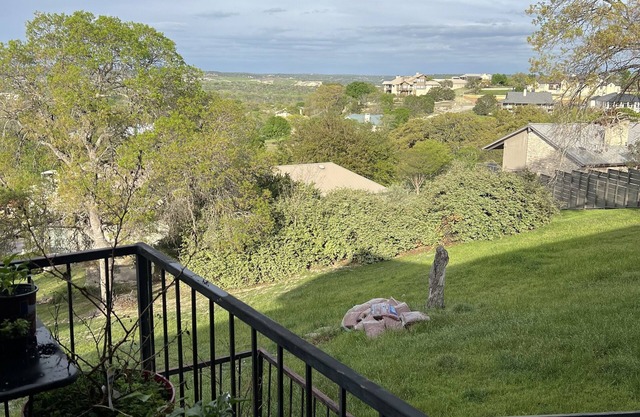 City overlook prime location for eclipse viewing. Private Chef.
