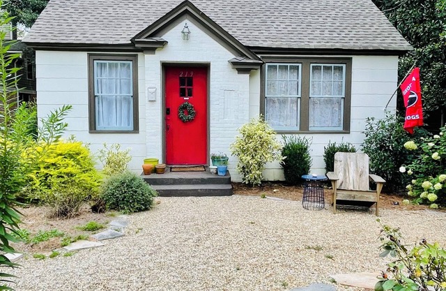 Classic City Cottage: Walk to 5 Points/UGA/Stadium