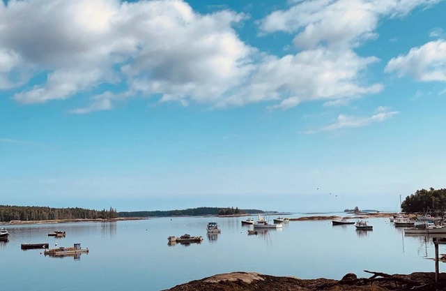 Classic Maine 5BR Oceanfront/Waterfront Harbor Home with Hot Tub, Kayaks & More