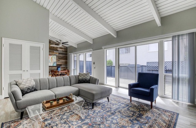 Classic Palo Alto 2BR w/Balcony, nr Caltrain & Dining, by Blueground