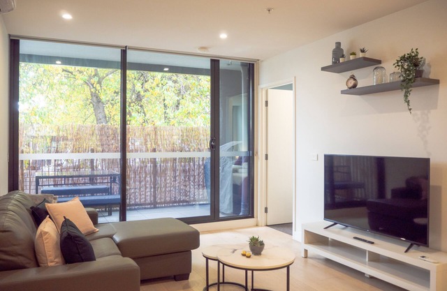 Classy & Spacious 2 Bedroom, 2 Bathroom (En Suite)