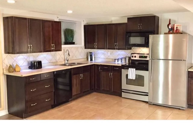 Clean and Cozy- 2BD/2 Full Baths Private Suite HUGE SqFt Laundry Full Kitche