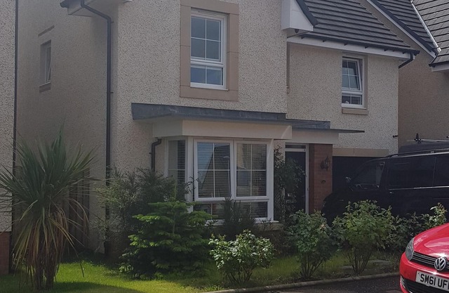 Clean and Spacious 4 bedroom Detached House