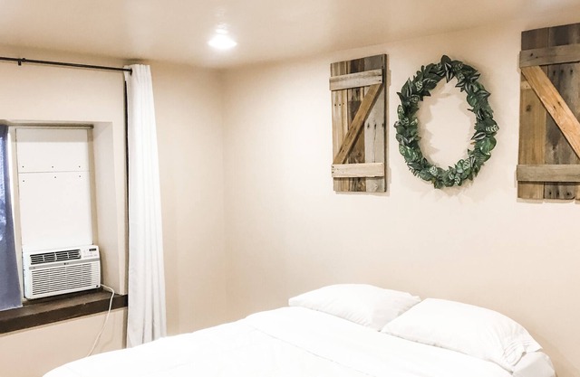 Clean & Cozy Apple Seed Suite in Santaquin