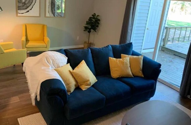 Clean & Modern 3-Bedroom Duplex