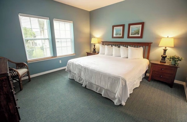 Clean & Peaceful Stay with Full Kitchen Near Lakeside Trails and Shows