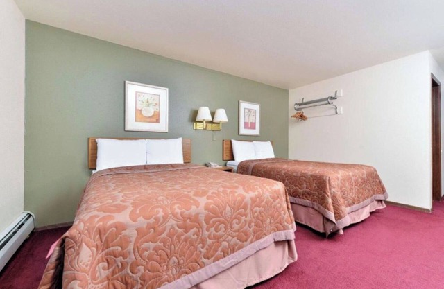 Clean Stay Near Dower Lake Adventure – Affordable and Pet Friendly