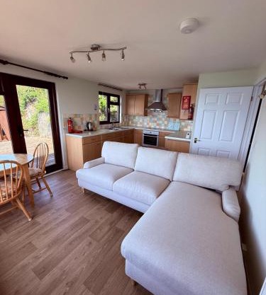 Cliff top chalet with stunning ocean views