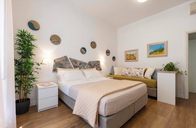 Clio Rome Suite Historic Center, 2BR/2BA, Spanish Steps, Via Veneto