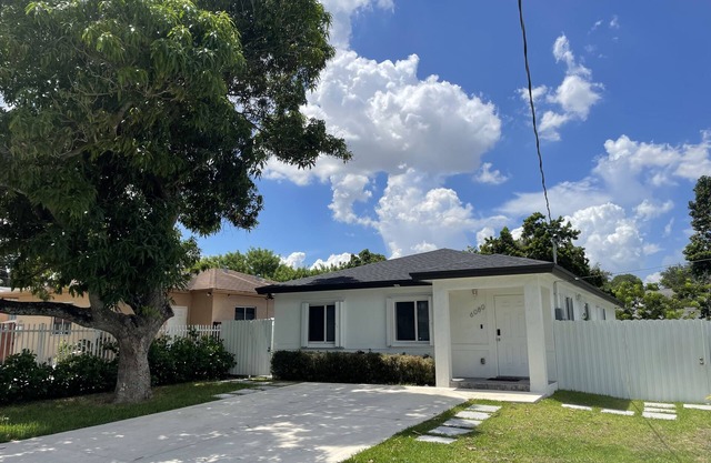 Close To Airport, Miami & Wynwood New Modern Home!