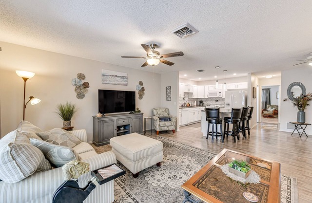 close to Englewood Beach: Cozy Duplex w/Lanai!