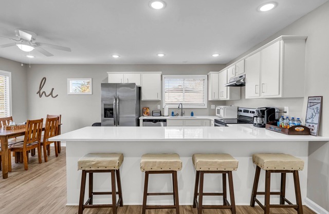 Close to MSU | Luxury | Smart TVs