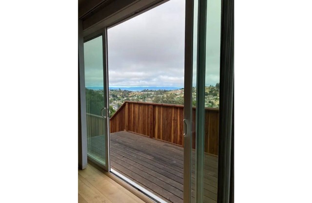 Close to San Francisco, Quiet family home with views!