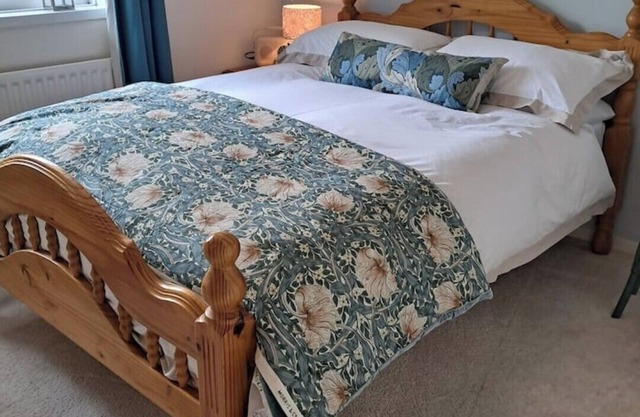 Close to the heart of London, great transport links, set in a woodland location