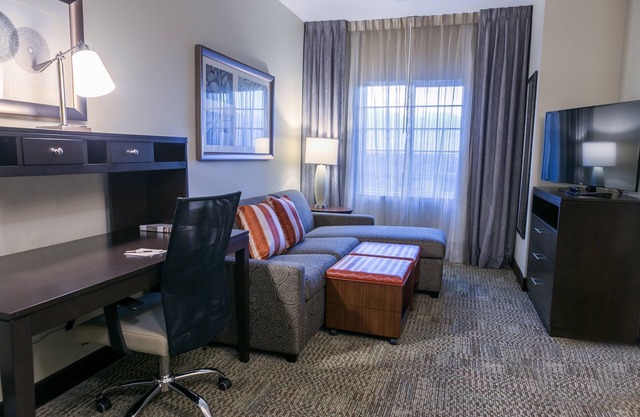 Close to University of Texas | Free Breakfast + 24 Hour Business Center + Heated Pool