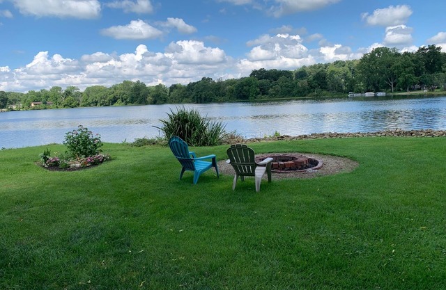 Closed for the Season/Re-opens late April-Lakefront Cottage at O'Dells Lake