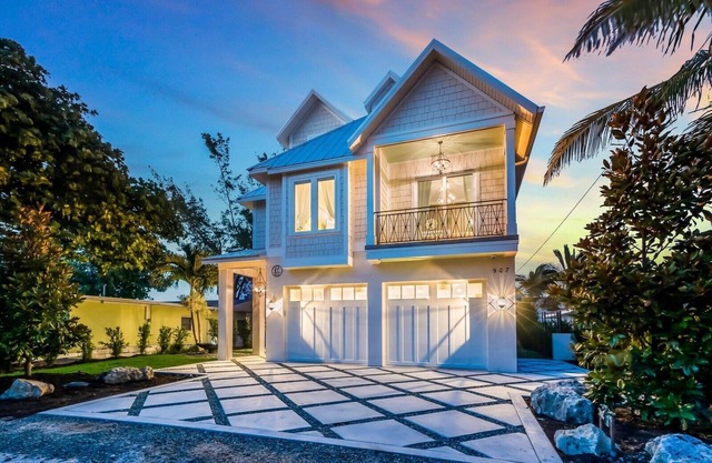 Cloud 9 - BeachFront Splendor