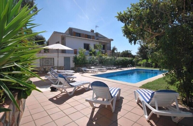 Club Villamar - A fantastic, fully detached villa close to the Mediterranean Sea for 14 people.