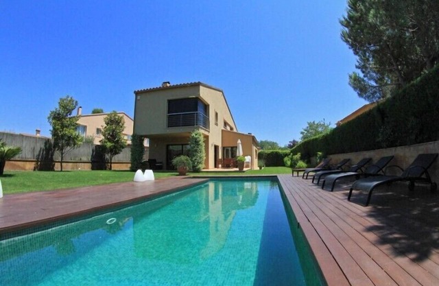 Club Villamar - Fully detaches 8-persons vila, ideal for families at only 4 kilometers away from .