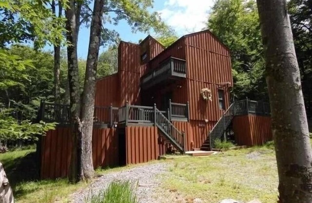 CM49-Rustic Cabin in the Woods! Hot tub, Fire Pit!