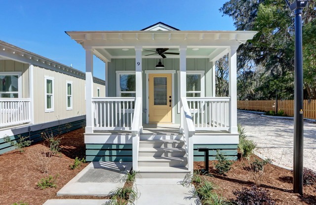Coastal Grandma Cottage - 5 min to SAV, 15 to Beach By Lucky Savannah