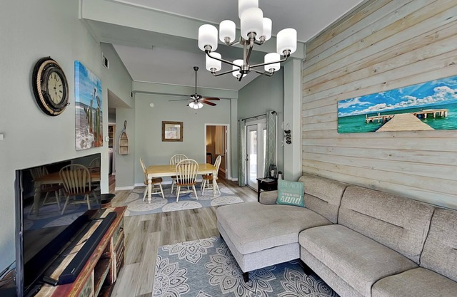 Coastal Hideaway | Cozy + Pet-Friendly Retreat